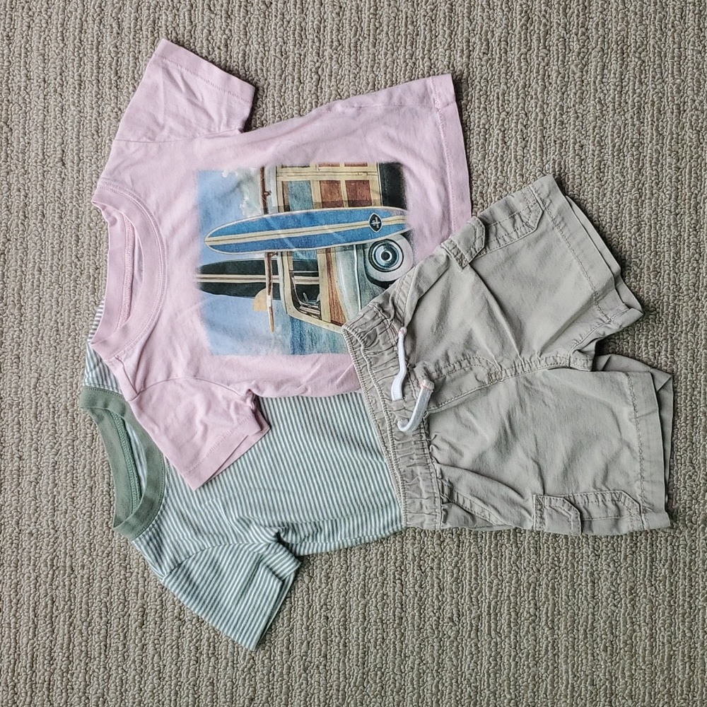 Summer set of Carter's t-shirts and shorts, size 18m
